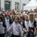 14.6.2026 Art:walk auf der Straße der Romantik und Revolution, der Bilker Straße. Auf die Kinder der SingPause konnte man sich wie immer verlassen. Toller Gesang und absoluter Einsatz mit viel Freude und Spaß sowohl bei den Kindern als auch bei allen Gästen.