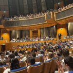 20 Jahre SingPause- Abschlusskonzert am 26.6.2026: Wuselige Tonhalle mit immer wieder 800-900 Kindern.
