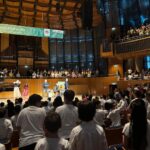 20 Jahre SingPause- Abschlusskonzert am 26.6.2026: Wuselige Tonhalle mit immer wieder 800-900 Kindern.