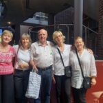 20 Jahre SingPause- Abschlusskonzert am 26.6.2026: Hier die lieben Überbringerinnen des berührenden Geschenkes des Foyer-Teams der Tonhalle Düsseldorf