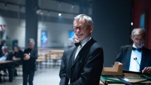 19.9. Musikfest der Bundeswehr 2026: Viel Probenzeit, aber auch ein Spaß für alle Sängerinnen und Sänger auf der Bühne und hinter der Bühne vor allem bei der abschließenden After-Show-Party mit allen Mitwirkenden. Hier: Hermann Oehmen (Baß) (c) Bilder Musikverein