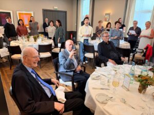 1.9.2026 - Hartmut Haubrich, Gastgeber zu einer wunderbaren Einladung zum Saisonbeginn der SingPause Düsseldorf im feinen Ambiente des Industrieclubs.