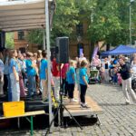 5.9.2026 - Traditionelles großesStraßenfest der Bürgerhilfe Gerresheim auf dem Gerricus-Platz: Auftritt der SingPause-Kinder der Schule Unter den Eichen unter der Leitung von Natalia Hildebrandt