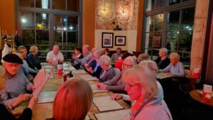 15.10.2026-20.10.2026: Traditionelle "Inaktivenreise" als Kulturreise nach Nürnberg und Umgebung. Hier: Erstes gemeinsames Abendessen in fröhlicher Stimmung nach der Ankunft in Nürnberg beim "Italiener" im industriellen Ambiente.