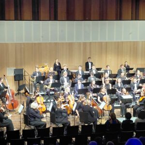 23.-24.10.2026 - Reise des Fördervereins Tonhalle mit dem JSO in den Rheingau. Das JSO der Tonhalle Düsseldorf im Konzertsaal IKUM in Ingelheim kurz vor einem sehr tollen Konzert.